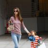 Alessandra Ambrosio et sa fille Anja  déjà lookée à Los Angeles le 15 mars 2013