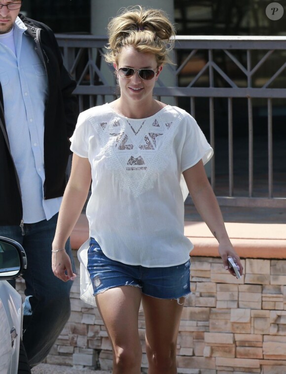 Britney Spears se rend au KFC à Thousand Oaks, le 19 mars 2013.