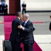 Le président Barack Obama arrive à l'aéroport Ben Gourion à Tel Aviv, où il est accueilli par le président Shimon Pérès et le premier ministre Benjamin Netanyahu, le 20 mars 2013.