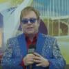 Elton John souhaite un bel anniversaire à la salle de spectacle du Colosseum de Las Vegas, qui a 10 ans ce mois de mars 2013.