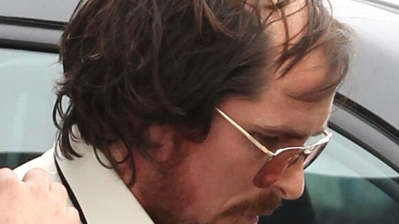 Christian Bale à moitié chauve : Le séduisant acteur perd ses cheveux !