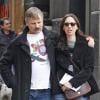 Viggo Mortensen et sa petite amie Ariadna Gil se promènent à Madrid le 21 mars 2013.