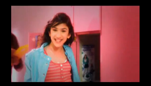 Sarah chante Le Meilleur des deux - Hannah Montana (Disney Channel)