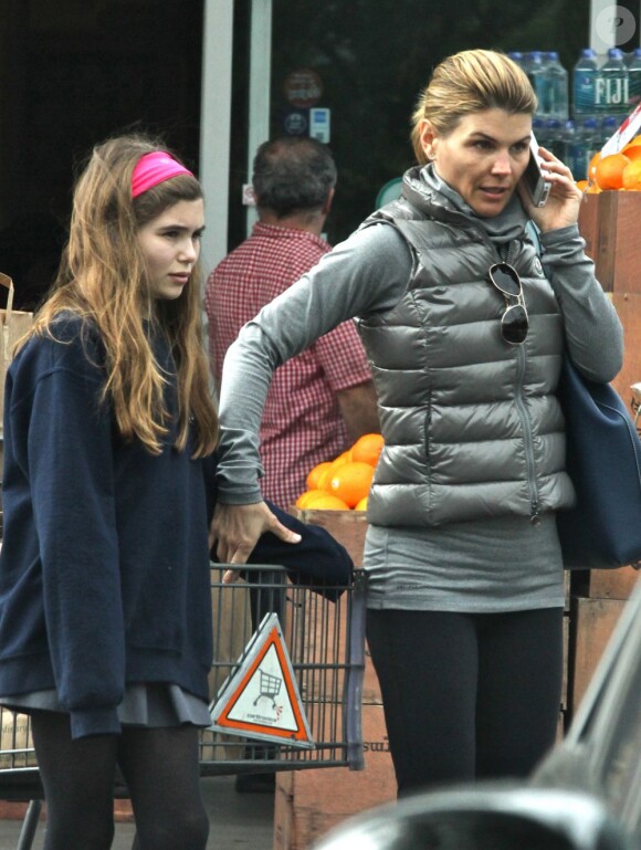 Lori Loughlin et sa fille Olivia à Beverly Hills le 19 février 2013.