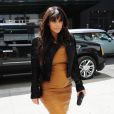 Kim Kardashian, de retour à l'hôtel Trump Soho après sa petite séance shopping. New York, le 26 mars 2013.