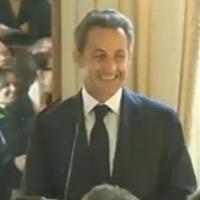 Nicolas Sarkozy, détendu à Bruxelles, blague sur Depardieu et Hollande