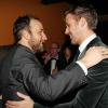 Derek Cianfrance et Ryan Gosling se saluent à la première de The Place Beyond the Pines à New York, le 28 mars 2013.
