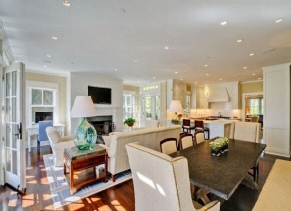 L'actrice Brooke Shields a acheté une maison de 4,3 millions de dollars à Hamptions, en banlieu de New York.