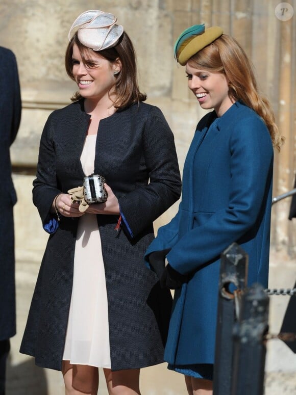 Les princesses Beatrice et Eugenie d'York assistaient le 31 mars 2013 à la messe de Pâques royale, en la chapelle St George à Windsor.