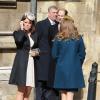 Les princesses Beatrice et Eugenie d'York, ainsi que leur père le prince Andrew (arrière-plan) et leur oncle le prince Edward, assistaient le 31 mars 2013 à la messe de Pâques royale, en la chapelle St George à Windsor.