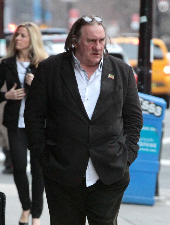 Gérard Depardieu se balade dans les rues de New York, le 4 avril 2013.