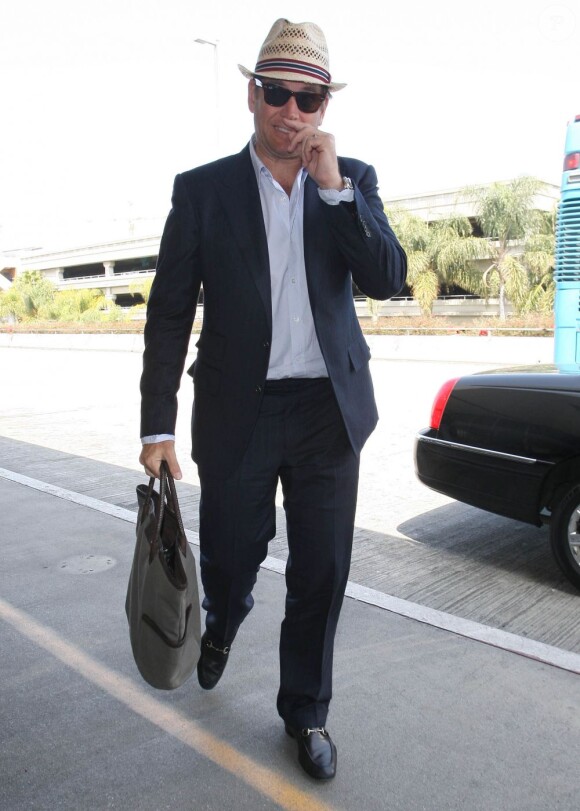 Michael Weatherly arrive à l'aéroport de Los ANgeles le 11 may 2012