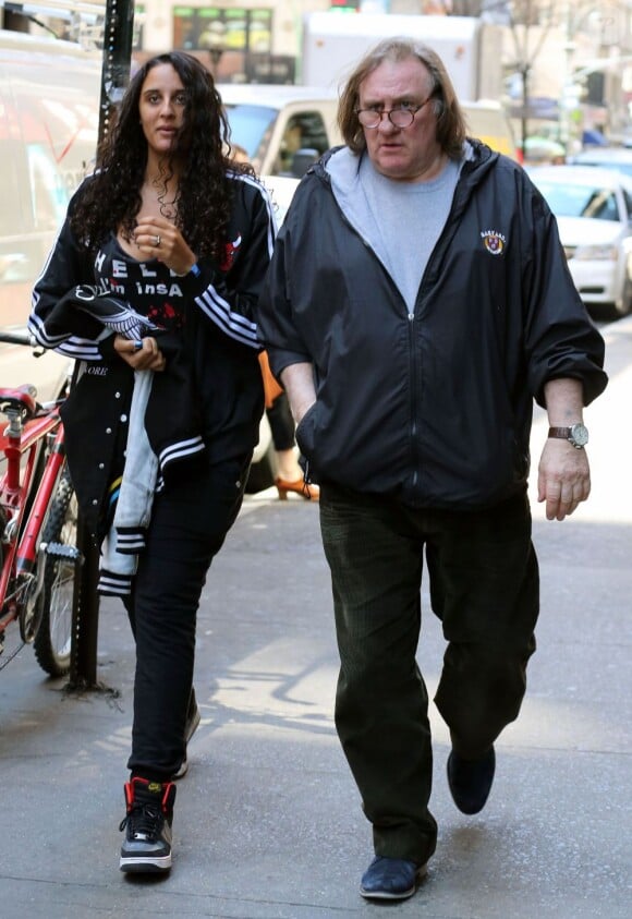 L'acteur Gérard Depardieu va dejeuner avec sa fille Roxane à New York, le 5 avril 2013 alors qu'il etait convoqué le même jour au tribunal à Paris pour conduite en etat d'ivresse.