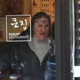 L'acteur Gérard Depardieu va dejeuner au restaurant coréen Kunjip avec sa fille Roxane à New York, le 5 avril 2013 alors qu'il etait convoqué le même jour au tribunal à Paris pour conduite en etat d'ivresse.