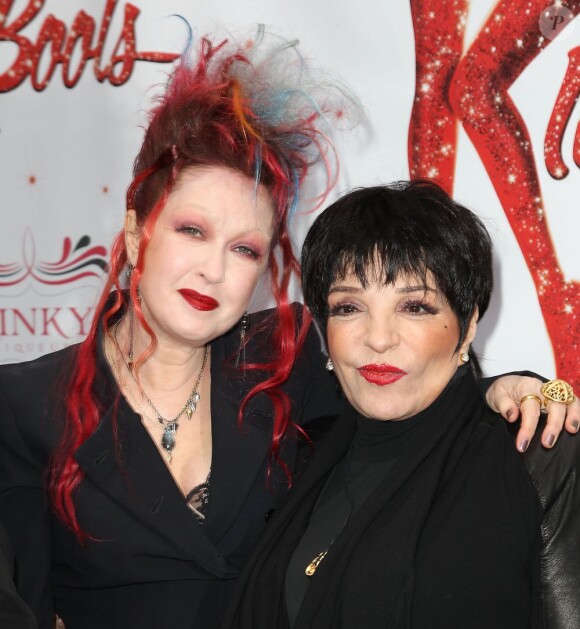 Les talentueuses Cyndi Lauper et Liza Minnelli à la première du spectacle Kinky Boots à Broadway (New York) le 4 avril 2013.