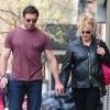 Hugh Jackman se promène avec sa femme Deborra-Lee Furness et leur fille Ava à New York le 10 avril 2013.