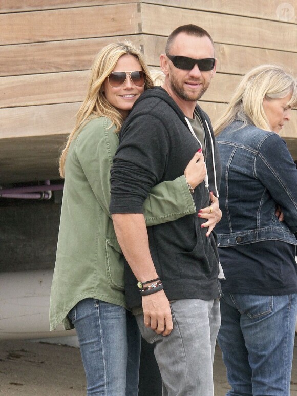 Heidi Klum, so in love de son Martin Kirsten lors d'une belle journée à Malibu le 13 avril 2013