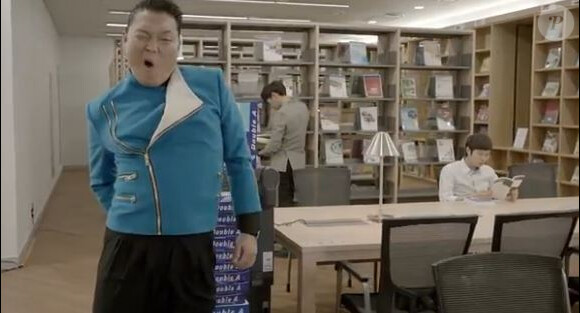 Le chanteur Psy dans le clip de son nouveau titre Gentleman.