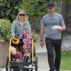 Naomi Watts et son mari Liev Schreiber emmènent leurs fils Alexander et Samuel au parc à Brentwood, le 14 avril 2013.