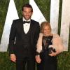 Bradley Cooper et sa mère Gloria Cooper lors de la soirée Vanity Fair post-Oscars le 24 février 2013