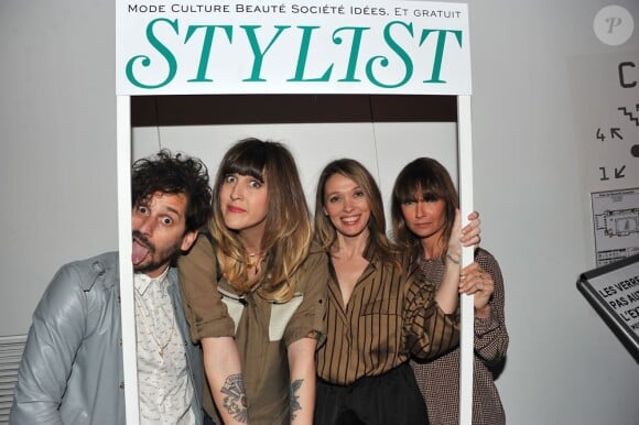 Daphné Bürki, enceinte, son compagnon Gunther Love, Anne Marivin et Axelle Laffont à la soirée de lancement du magazine Stylist à la Gaîté Lyrique à Paris, le 18 avril 2013.