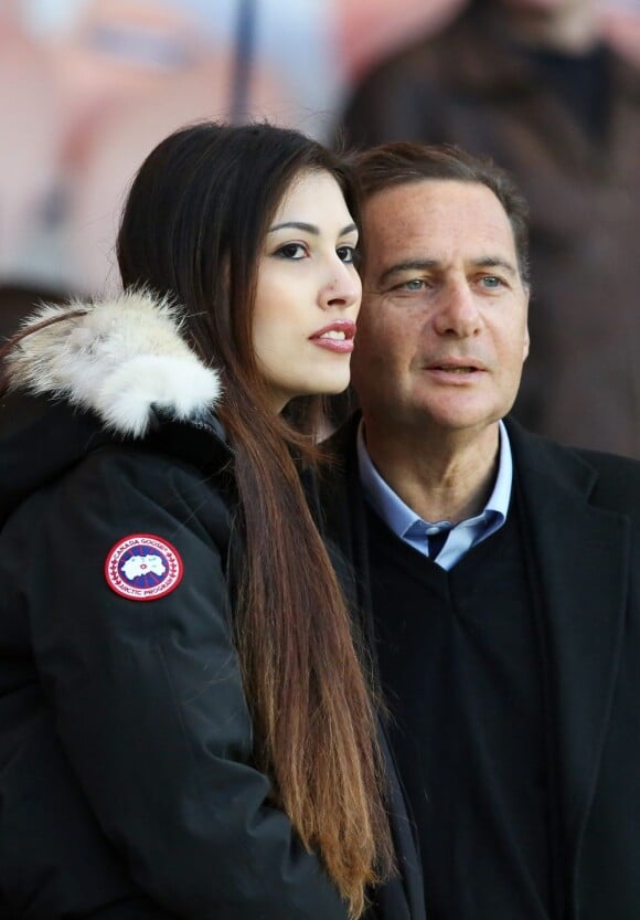 Yasmine Tordjman et son mari Eric Besson au Parc des Princes à Paris lors du match PSG-Nice le 21 avril 2013.