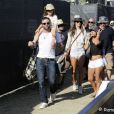 Le top Alessandra Ambrosio assiste au festival de Coachella le 21 avril 2013. Elle est accompagnée de sa fille Anja et son fiancé Jamie Mazur