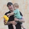 Exclu - John Travolta et son fils Benjamin dans les rues de Sydney, le 18 avril 2013.