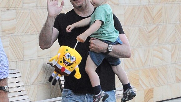 John Travolta : Papa relax à Sydney, balade ensoleillée avec son fils Benjamin