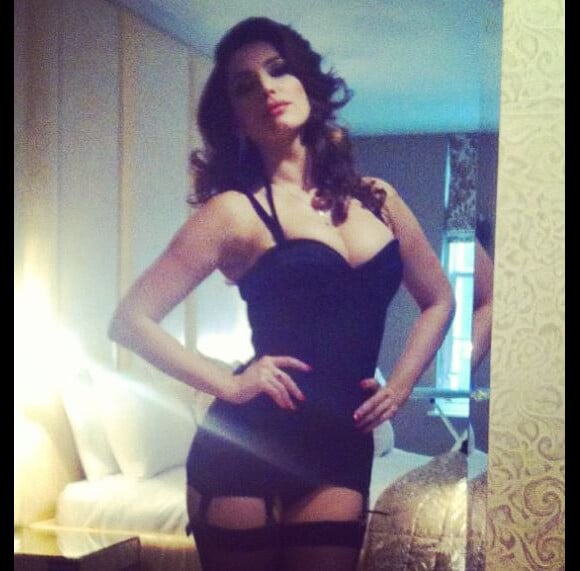 Kelly Brook postait le 18 avril sur Instagram cette photo sexy d'elle en lingerie au cours d'une séance photo.