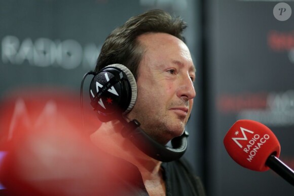 Julian Lennon, fils de John Lennon, invité de Radio Monaco, pour parler de sa fondation White Feather, le 23 avril 2013.