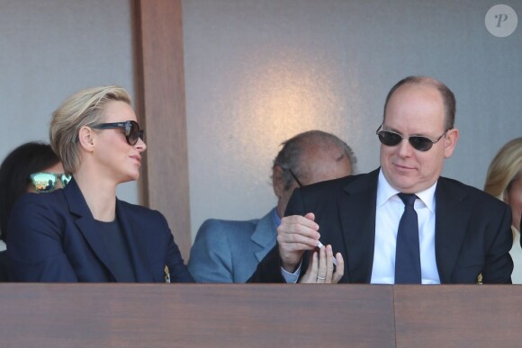 Albert II de Monaco et la princesse Charlene au tournoi de Monte-Carlo, le 21 avril 2013.
