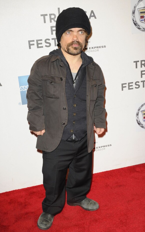 Peter Dinklage prend la pose à la projection du film Case of you au festival du film de Tribeca à New York, le 21 avril 2013.