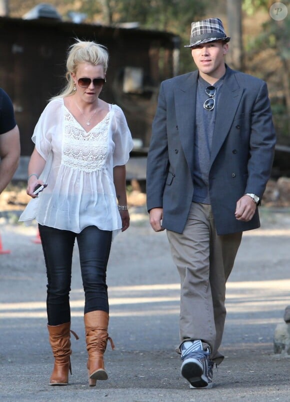 Britney Spears en compagnie de son petit ami David Lucado dans les rues de Los Angeles, le 25 avril 2013.