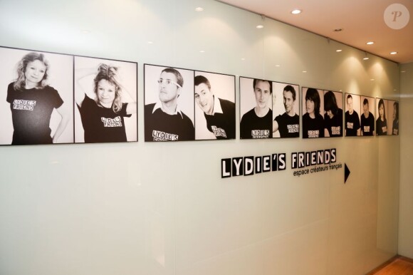 L'intérieur du magasin pendant l'inauguration de la boutique Lydie Bonnaire à Paris, le 25 avril 2013.