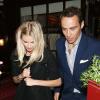 James Middleton et Donna Air à la sortie du Loulou's dans Mayfair le 25 avril 2013, après une soirée en compagnie de Pippa et Nico Jackson.