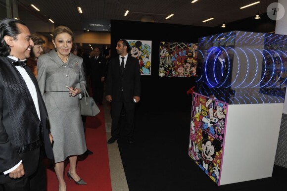 Farah Pahlavi était au salon international d'art Art Monaco '13 le 25 avril 2013 au Forum Grimaldi, pour l'inauguration et une vente aux enchères organisée au profit de la Fondation du Prince Alireza Pahlavi, qui s'est donné la mort à Boston en janvier 2011.