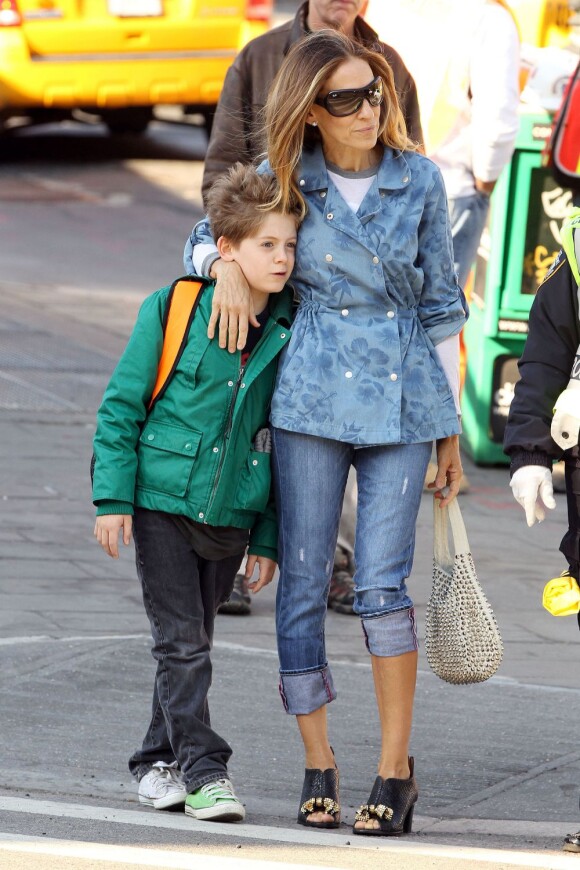Sarah Jessica Parker emmène son fils James à l'école. New York, le 26 avril 2013.