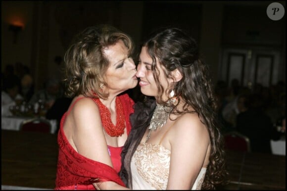 Claudia Cardinale et sa fille à Djerba en 2006.