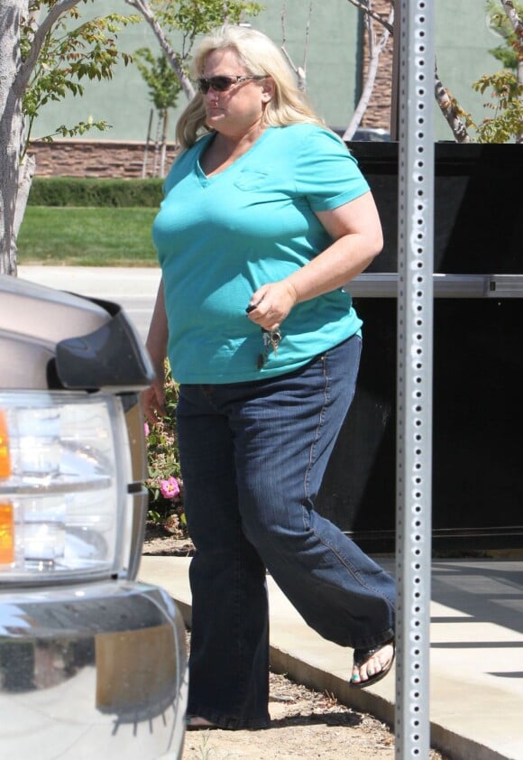 Debbie Rowe et sa fille Paris Jackson vont dejeuner à Palmdale, le 28 avril 2013.