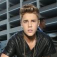 Justin Bieber, tout de cuir vêtu avec des baskets Givenchy dans les coulisses des Billboard Music Awards au MGM Grand Garden Arena. Las Vegas, le 19 mai 2013.