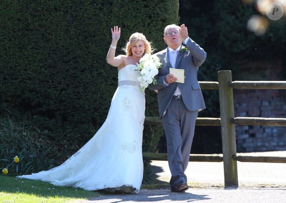 Le père de Robbie Williams, Pete Conway, s'est marié avec la jeune Melanie Mills dans la propriété du chanteur à Wiltshire en Angeleterre, le 1er mai 2013.