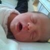 Norbert Tarayre présente sa troisième fille née mercredi 1er mai 2013 - Elle est adorable !