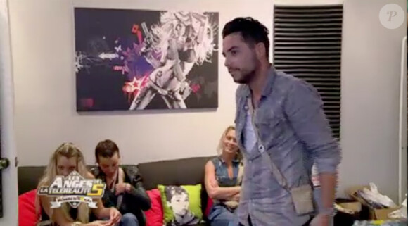 Alban chante dans les Anges de la télé-réalité 5, vendredi 3 mai 2013 sur NRJ12