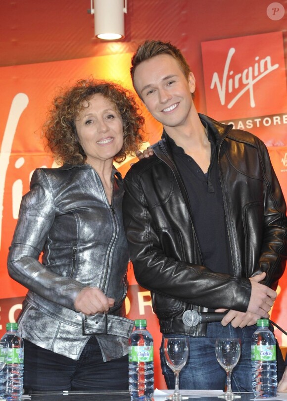 Mireille Dumas et Cyril Féraud, lors de la conférence de presse pour l'Eurovision 2012, à Paris, le 26 avril 2012. Le duo sera à nouveau aux manettes de l'édition 2013, le 18 mai sur France 3.