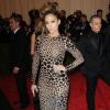 Jennifer Lopez assiste au gala Punk : Chaos to Couture du Costume Institute au Metropolitan Museum of Art, habillée d'une robe Michael Kors. New York, le 6 mai 2013.