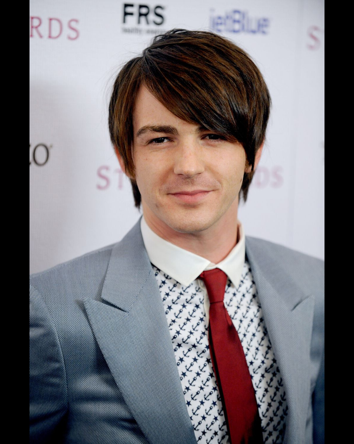 1120964 Drake Bell Arriving For The 2010 1200x0 1 