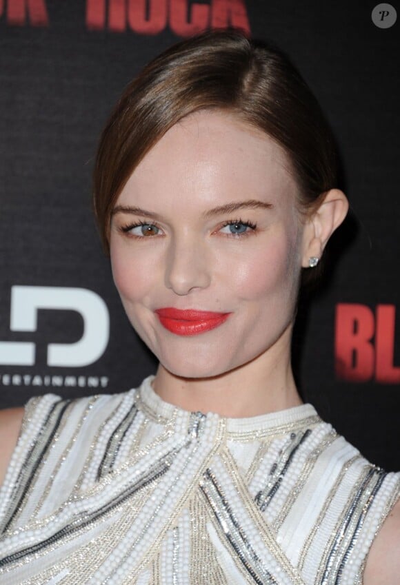 Kate Bosworth souriante à l'avant-première du film Black Rock au ArcLight Theater de Los Angeles, le 8 mai 2013.