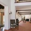 L'acteur américain Kelsey Grammer a vendu sa très jolie maison de Beverly Hills, pour la somme de 6,7 millions de dollars.