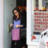 Jenna Dewan-Tatum, enceinte, sort de chez la manucure à Londres, le 10 mai 2013.